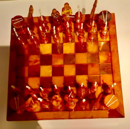 Alexander Krylov. Amber figure set. Lender: Dr. Thomas Thomsen
