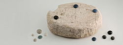 A 3D reconstruction of the stone with its corresponding pieces.