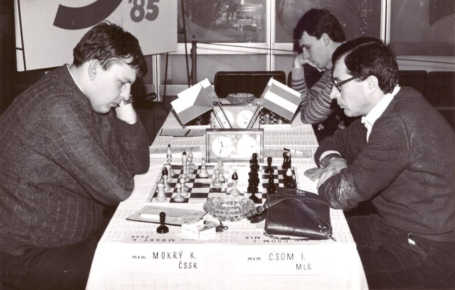 The game Mokrý–Csom at the zonal tournament in Prague, 1985.