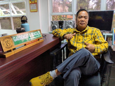 ... with local counsellor Gaudencio J. Gonzales, who supports chess