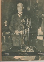 Alexander Rueb's speech at the opening (Caras y Caretas Magazine)