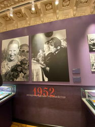 Impression of the exhibition in the Central Chess Club Moscow in honor of Yuri Averbakh