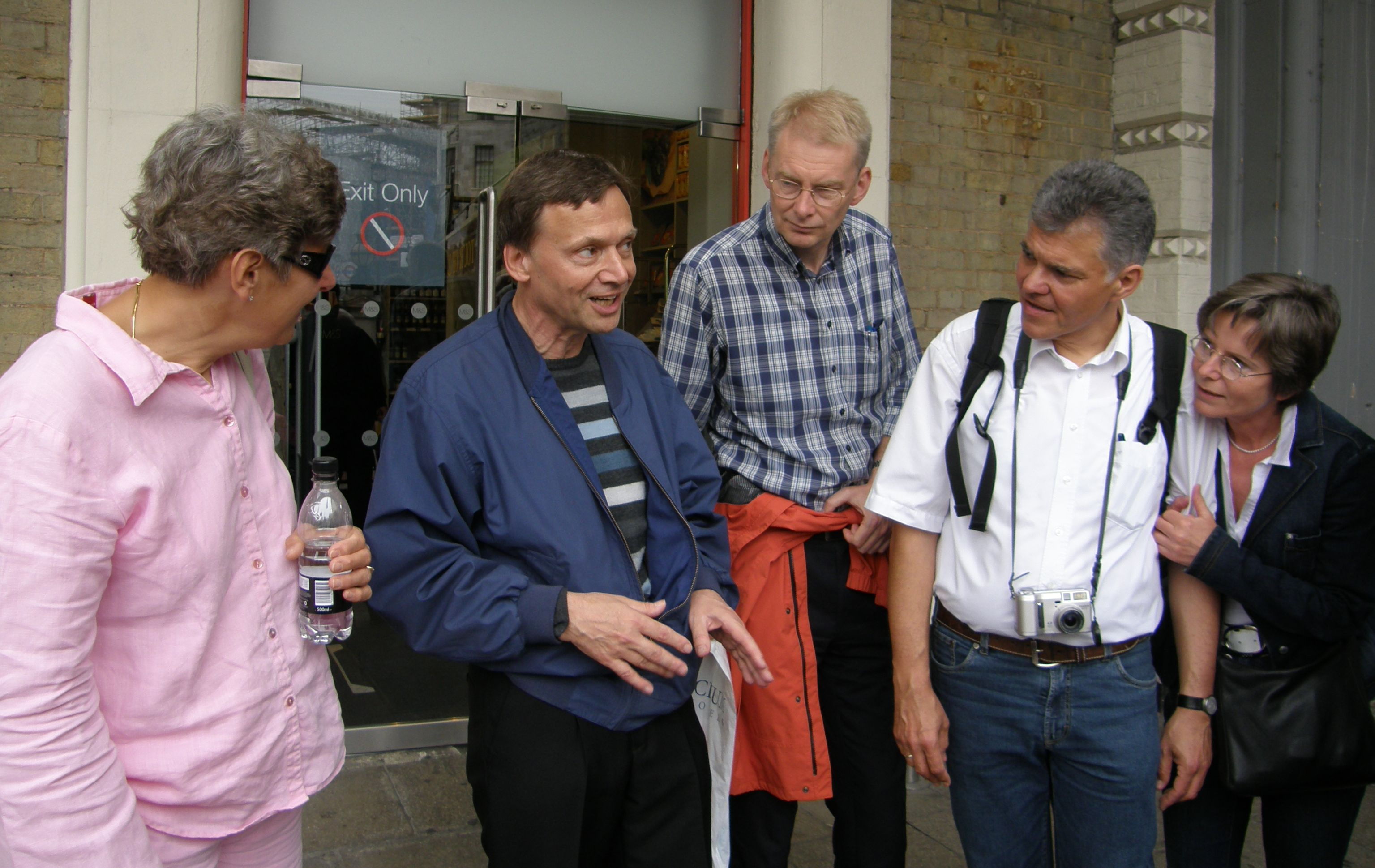 Jimmy Adams is flanked by the couple Corneth, on the right Andreas and Marie-Theres Saremba, 2007