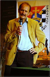 Henryk Konaszczuk giving a lecture (Ostrów Wielkopolski, 2013)