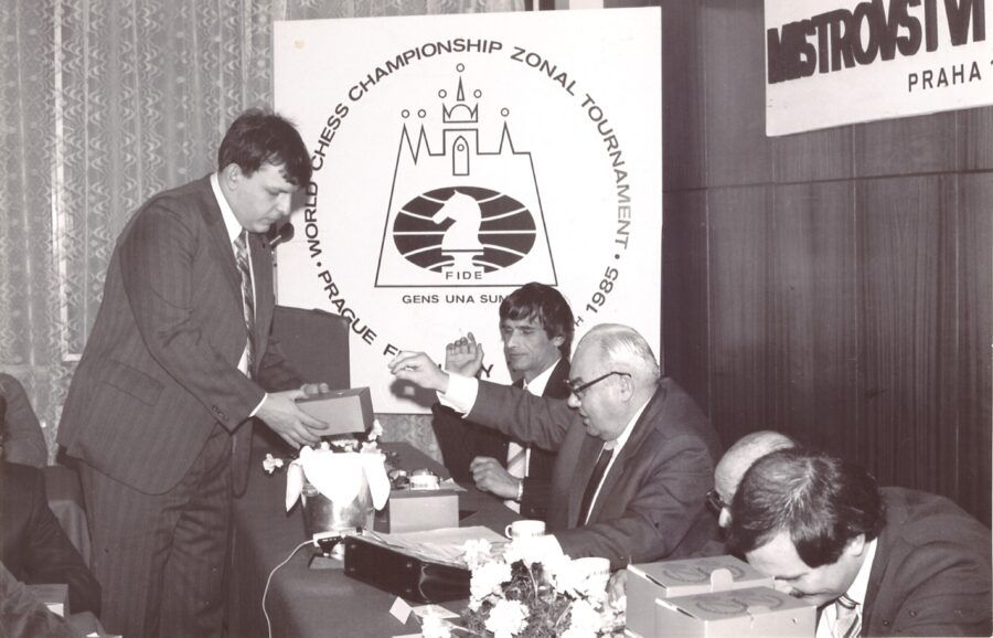 Karel Mokrý during the drawing of lots at the zonal tournament in Prague, 1985.