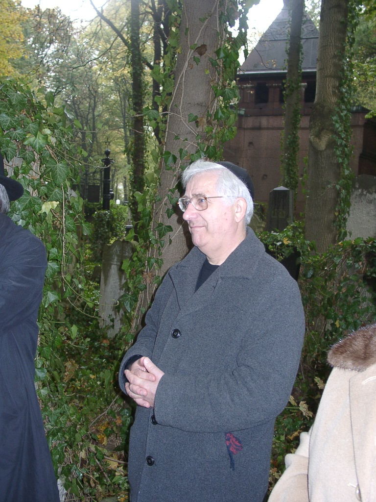 Tony Gillam, Berlin-Weissensee Jewish Cemetery, 2006
