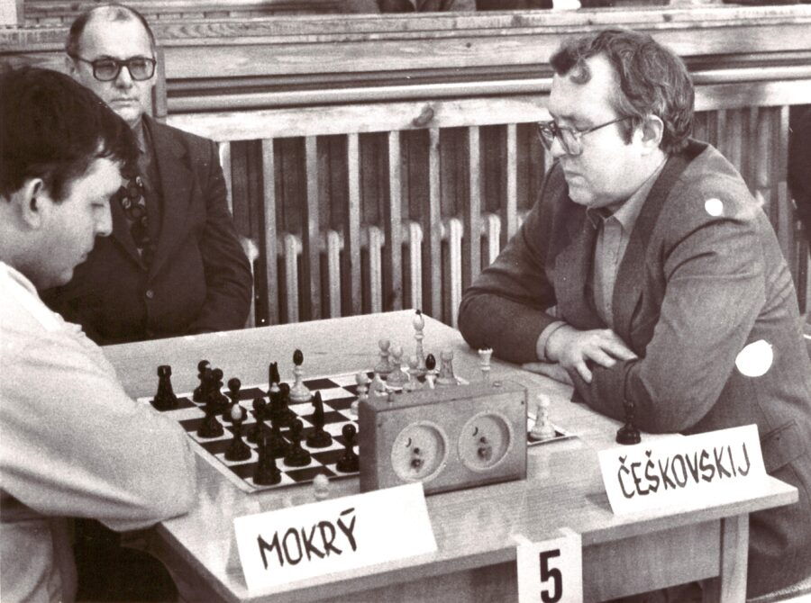 The game Ceškovskij–Mokrý at the 15th edition of the Rudé Právo Cup blitz tournament in Plzeň, 1987.