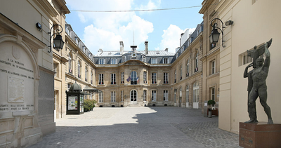 The town hall of the 9th arrondissement of Paris