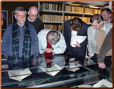 Juan Morgado, Henri Serruys, Godehard Murkisch and Peter Holmgren (bending over the glass case), Günter Büsing and Claes Løfgren