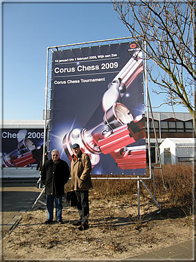 In front of the Corus poster: Ralf Binnewirtz and Bob van de Velde