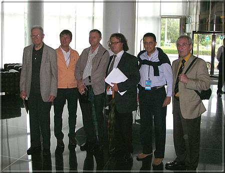 Another group photo, Govert Westerveld (third from left) has joined.